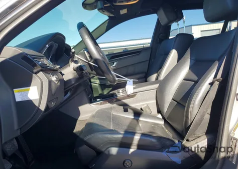 2010 Mercedes-Benz E 350 4Matic z USA, uszkodzony, nr VIN WDDHF8HB2AA108532